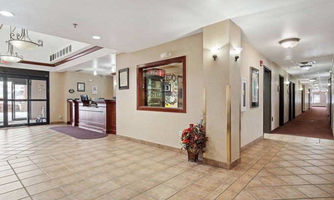Hot Springs Hotel | Welcoming Stay USA Hotel & Suites: Family-Friendly Getaway