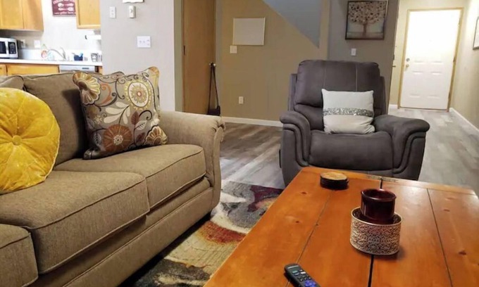 Vancouver House | Explore Vancouver: Pet-Friendly Stay with Family Amenities