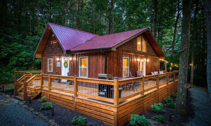 Morganton Cabin | Inviting Blue Ridge Cabin with Hot Tub & Fire Pit Retreat