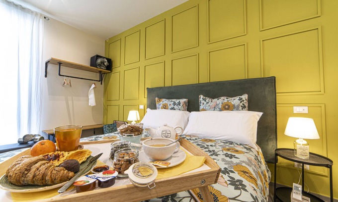 Pescara Bed & Breakfast | Relaxing Double Room with Balcony Near the Beach