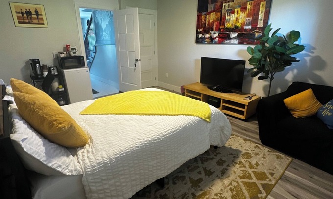 Halifax County House | Discover Precious: Relax by Lake with Spa & Family Amenities