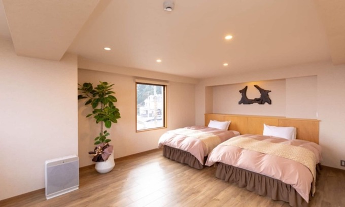 Beppu Hotel | Relaxing 3F Twin Room with Indoor Hot Spring Bath in Beppu