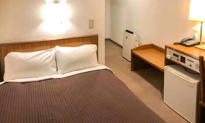 Izumisano Hotel | Comfortable Semidouble Room in Izumisano, Osaka