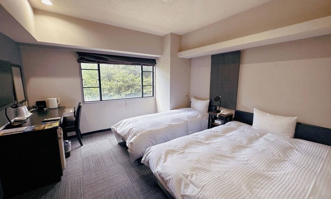 Chuo-ku Hotel | Comfortable Semitriple Stay in Fukuoka with Key Amenities