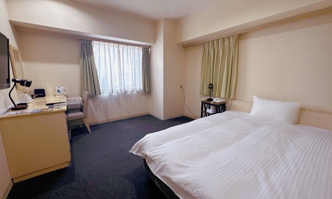 Chuo-ku Hotel | Comfortable Double Room for 2 in Fukuoka - Ideal Amenities