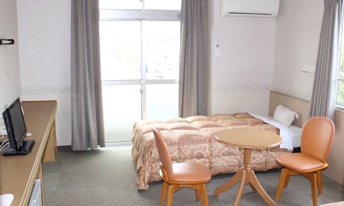 Toyokawa Hotel | Relaxing Twin Room with Kitchen in Toyokawa, Aichi