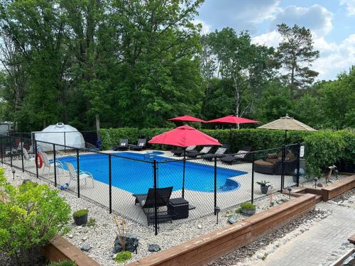 Winnipeg House | Discover Stay549: Oceanfront Oasis with Pool & Hot Tub