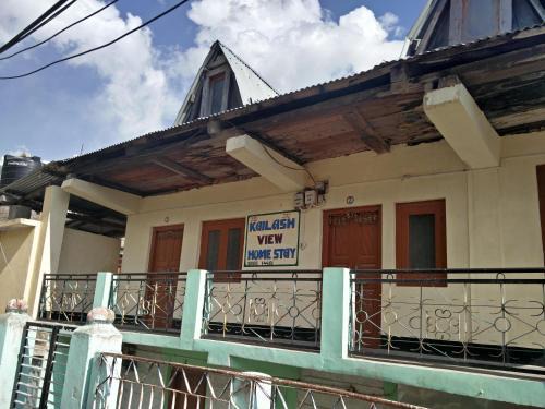 Sangla House | Discover Kailash View Homestay - Family-Friendly Escape