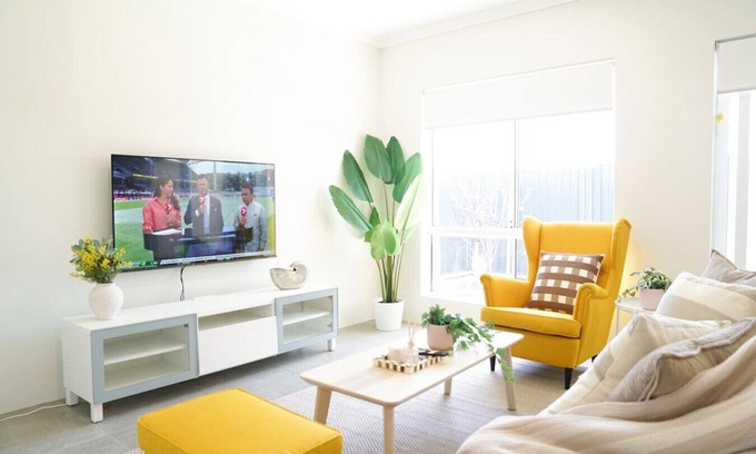 Baldivis House | StayAU 5BRM Coastal Retreat for Families in Perth