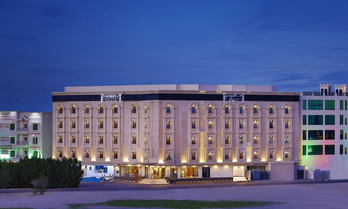 Al Ulaya Hotel | Guest Rated Staybridge Suites Al Khobar City with Pool & Breakfast