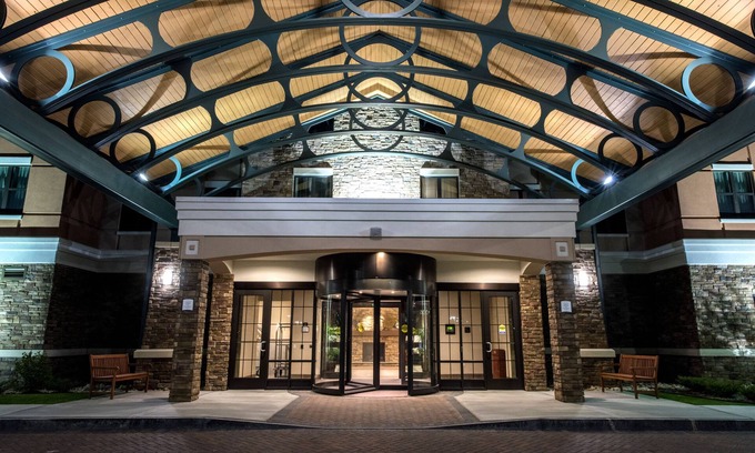 Newtonville Hotel | Experience Comfort at Staybridge Suites Albany Wolf Rd