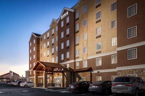 Graysville Hotel | Pet-Friendly Staybridge Suites Chattanooga with Pool Access