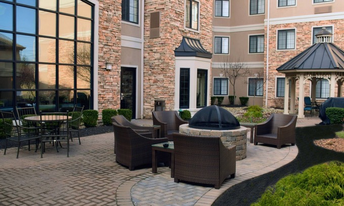 West Chester Hotel | Experience Staybridge Suites Cincinnati North: Top-Rated Retreat