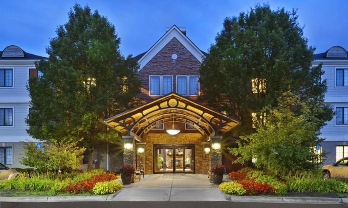 Utica Hotel | Discover Staybridge Suites Detroit-Utica: Family-Friendly Bliss