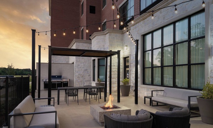 Flowood Hotel | Guest Rated Staybridge Suites Flowood with Kitchen & Breakfast