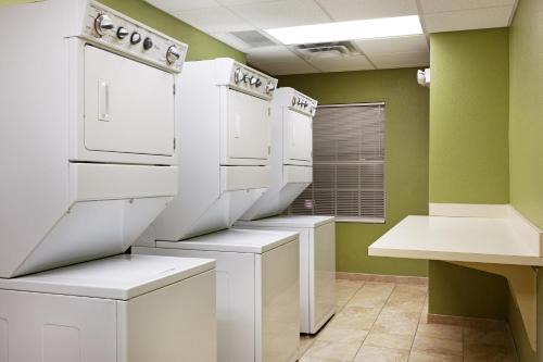 Conestee Hotel | Inviting Staybridge Suites Greenville I-85 with Pool & Pet Perks
