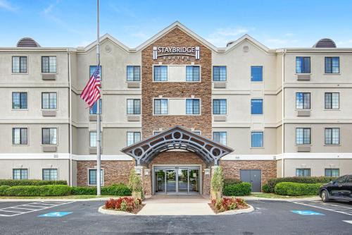 Oak Hotel | Relax at Staybridge Suites Gulf Shores with Oceanfront Views