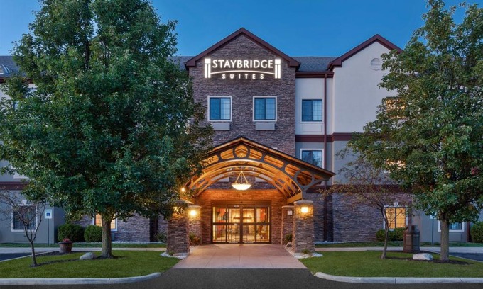 Kalamazoo Hotel | Pet-Friendly Staybridge Suites Kalamazoo with Ocean View