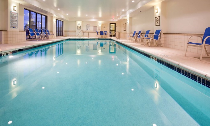 Oconomowoc Hotel | Discover Staybridge Suites Milwaukee West-Oconomowoc