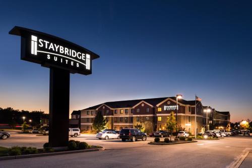 O'Fallon Hotel | Comfortable Staybridge Suites O'Fallon Chesterfield Awaits