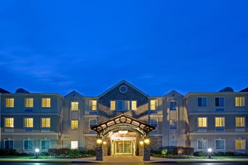 Mount Laurel Hotel | Experience Staybridge Suites Philadelphia with Ocean Views