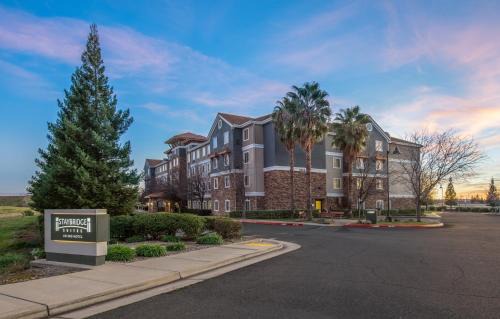 Rocklin Hotel | Comfortable Staybridge Suites Rocklin with Pool & Breakfast
