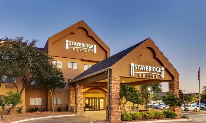 San Angelo Hotel | Pet-Friendly Retreat at Staybridge Suites San Angelo