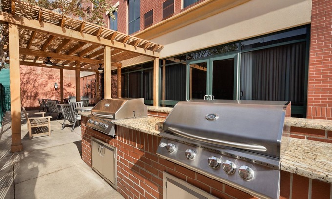 St. Paul Square Hotel | Cozy Staybridge Suites Near San Antonio Downtown Attractions