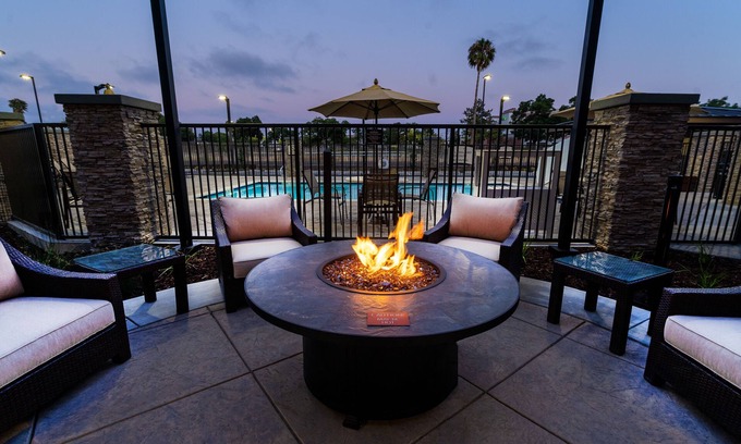 Temecula Hotel | Discover Staybridge Suites Temecula Wine Country - Rated 9/10