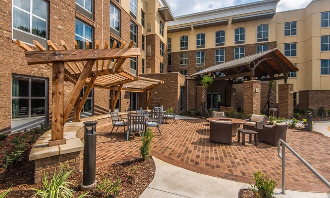Charleston Hotel | Top-Rated Staybridge Suites Charleston with Pool & Spa