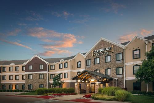 Fort Worth Hotel | Pet-Friendly Staybridge Suites West Fort Worth with Pool & Breakfast