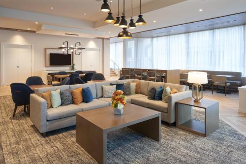 Downtown Wilmington Hotel | Pet-Friendly Staybridge Suites Wilmington Downtown - 4 Stars