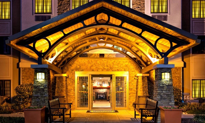 Christiana Hotel | Ideal Staybridge Suites Wilmington-Newark with Pool & Breakfast