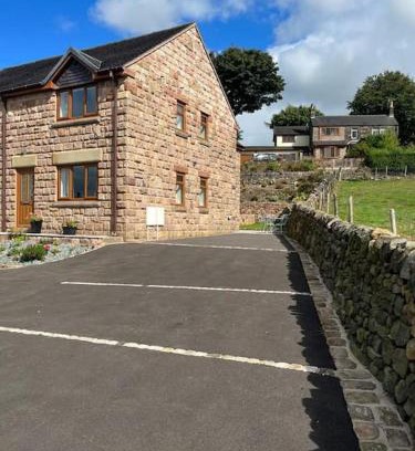 Tunstall House | Panoramic Views & Child-Friendly Staycation Home