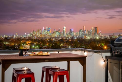 Northcote Apartment | Guest Rated 10/10: StayCentral Northcote Townhouse Retreat