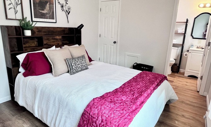 Kirksville Apartment | StayClose-ground lvl-pets-30+days