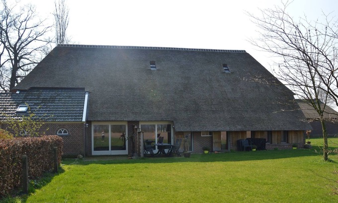 Geesteren Other | Staying in a thatched barn with box bed, beautiful view, region Achterhoek