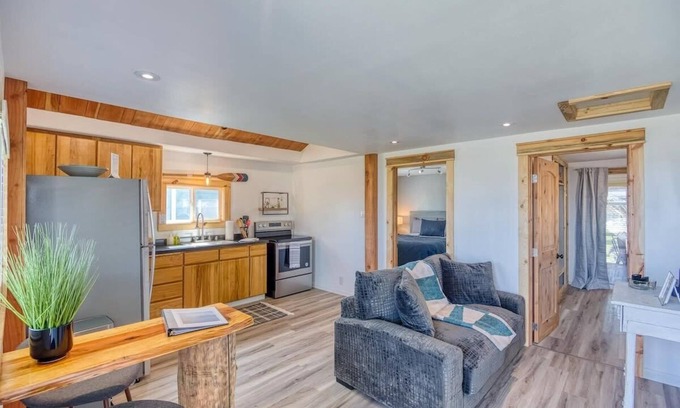 Lakeside House | Experience #StayinMyDistrict Lakeside Near Oregon Dunes