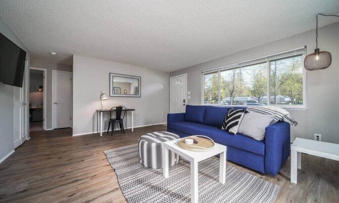Vancouver House | Discover StayInMyDistrict Vancouver: Family-Friendly Getaway
