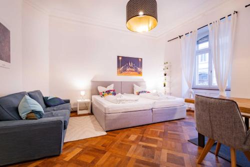 Freiburg im Breisgau Apartment | Central StayInn Suite: Family-Friendly Comfort Awaits
