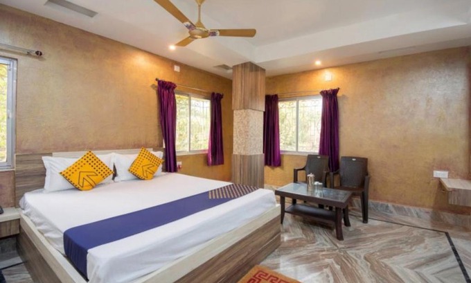 Rampur Hat Hotel | Child-Friendly STAYMAKER Rajeshwari Inn for Budget Travelers