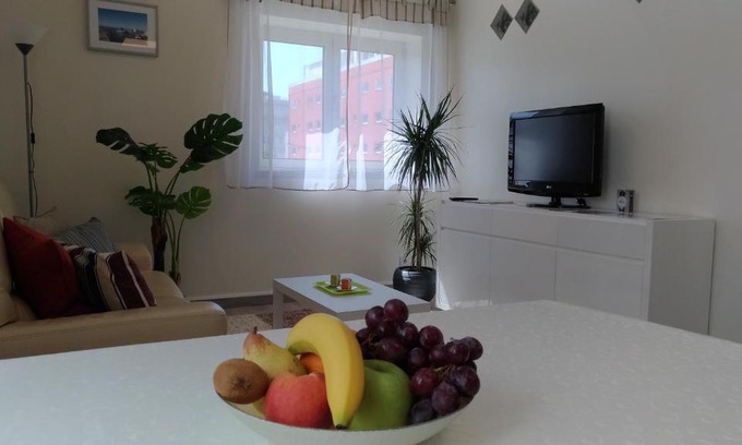 Fatima Apartment | StaynFeel 01: Pet-Friendly Retreat with Breakfast Included