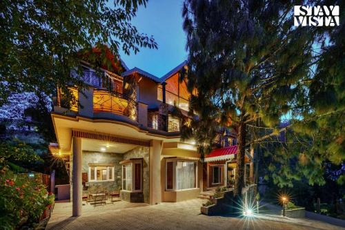 Kasauli Villa | Inviting StayVista at Cosy Crest with Breakfast Included