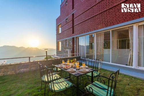 Shimla Villa | StayVista at Elm - Elysium Estate with Complimentary Hi-Tea, Hill View, Lawn