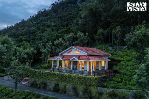 Kotagiri Villa | StayVista at Farview Suite Serenity with Lawn