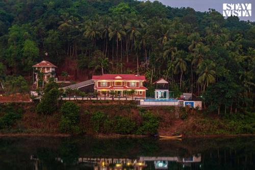 Quilandi Villa | Discover Lagoons Holidays Villa: 4-Star Family Retreat