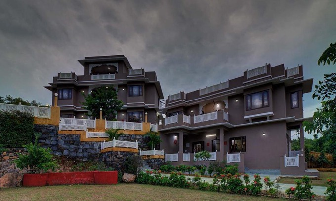 Udaipur District Villa | Discover StayVista at Mewar Mansion: 4-Star Comfort Awaits
