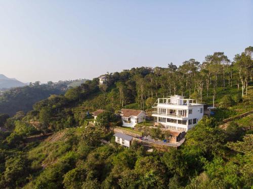 Elappara Villa | Escape to StayVista at Ozone Greens: Breathtaking Valley Views