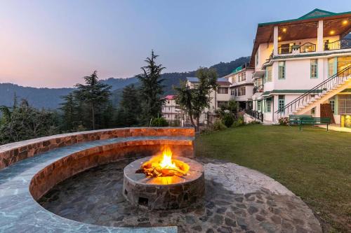 Chail Villa | Explore StayVista at Valleys & Peaks: Family-Friendly Retreat