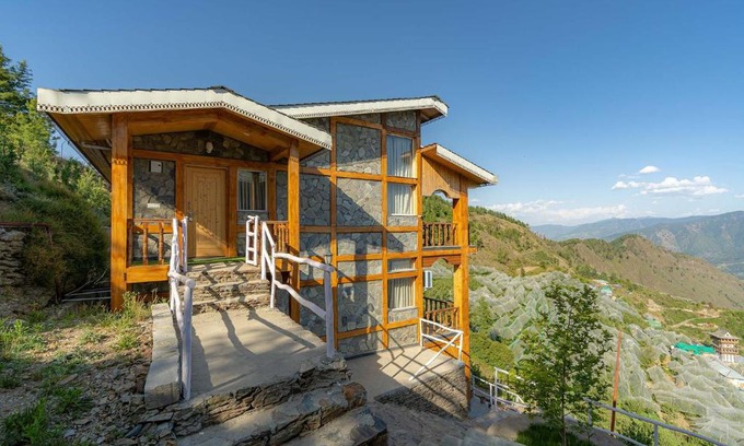 Theog Villa | Experience Sarog Cottage: Family-Friendly Getaway Awaits